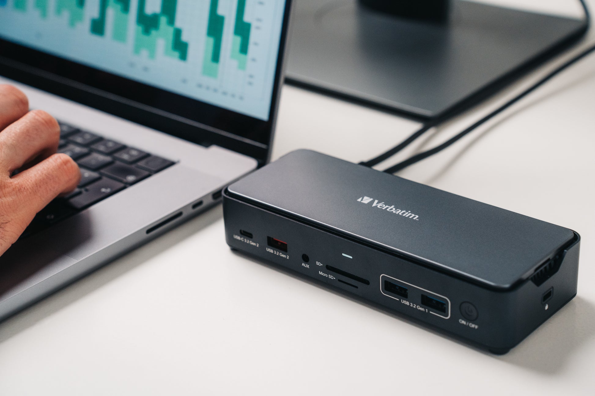 Verbatim CDS-15SSD Dockingstation – USB-C, DP, 2× HDMI, 3× USB-A, 100 W PD, GbE, 256 GB SSD, für Windows/Mac