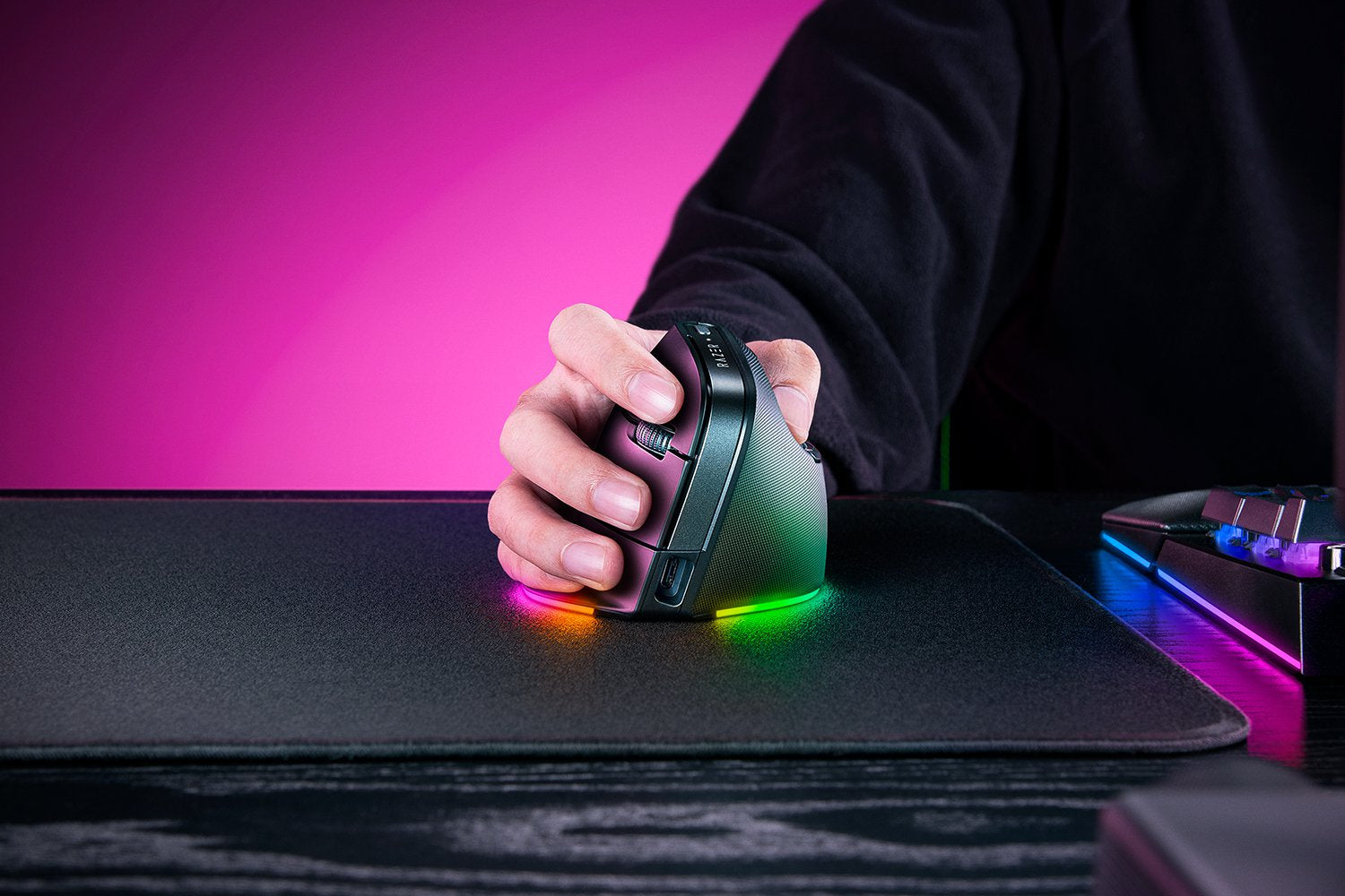 Razer Pro Click V2 Vertikale Gaming-Maus – Kabellos, Rechtshänder, Daumentaste, Schwarz