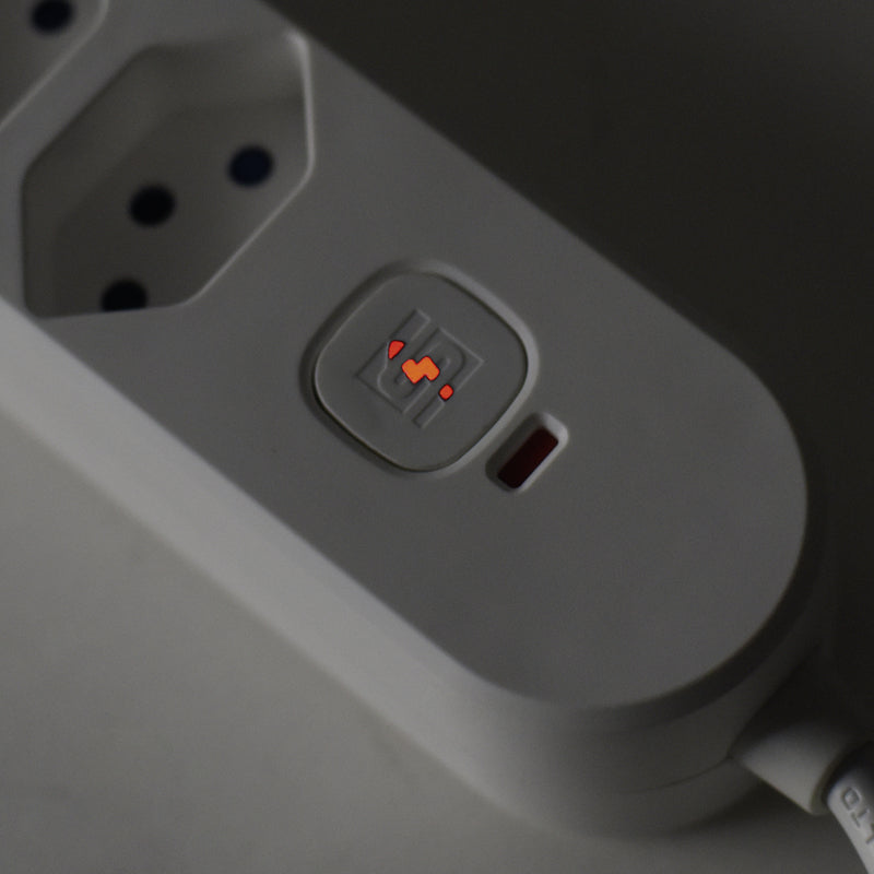 Steffen Steckdosenleiste – 6× T13, USB‑A/C (18 W/20 W), 3 m, mit Schalter, IP20, Weiss