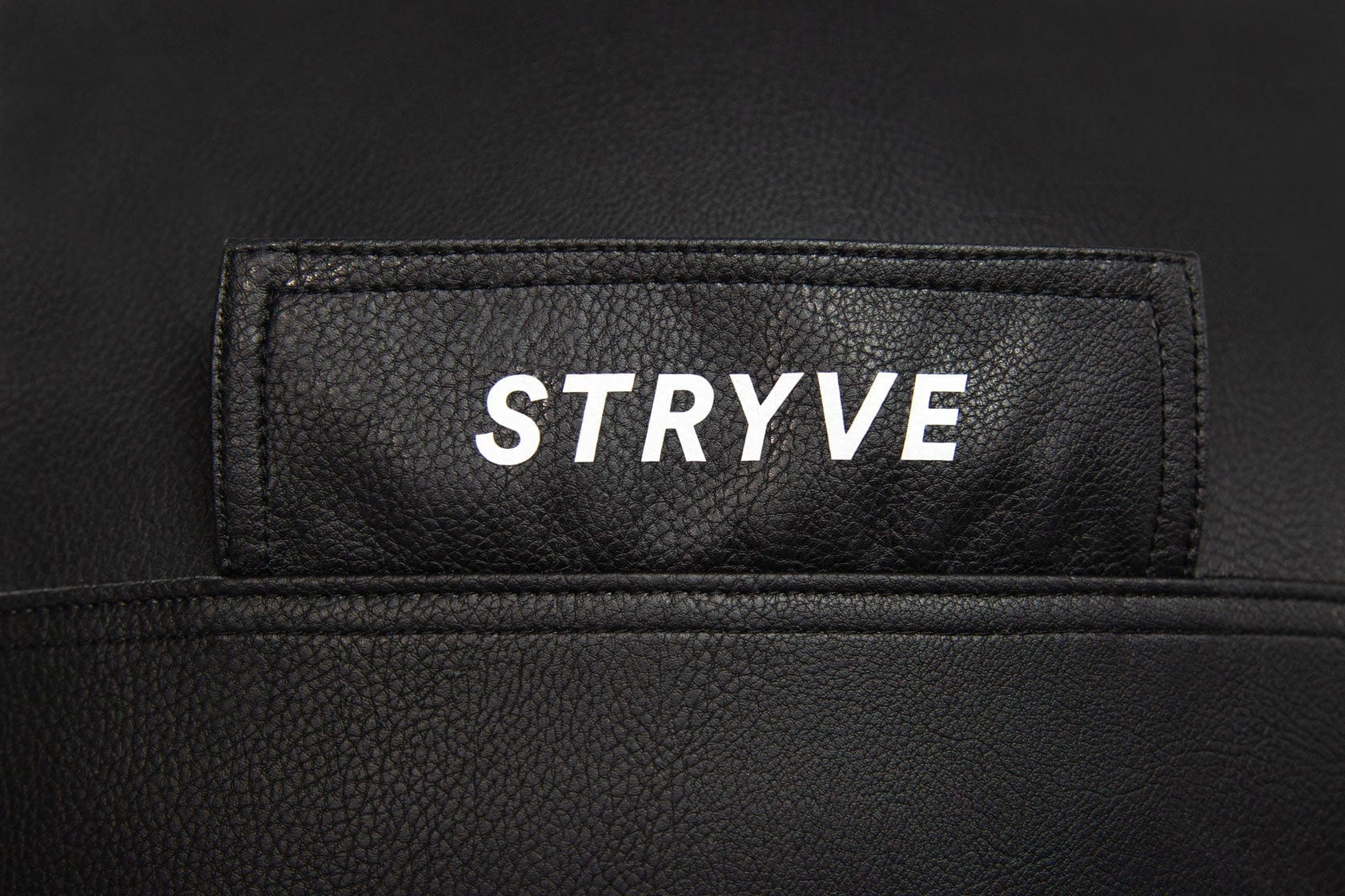 Stryve Active Ball Lederstoff Balancekissen – Ø 65 cm, Baumwolle, Schwarz