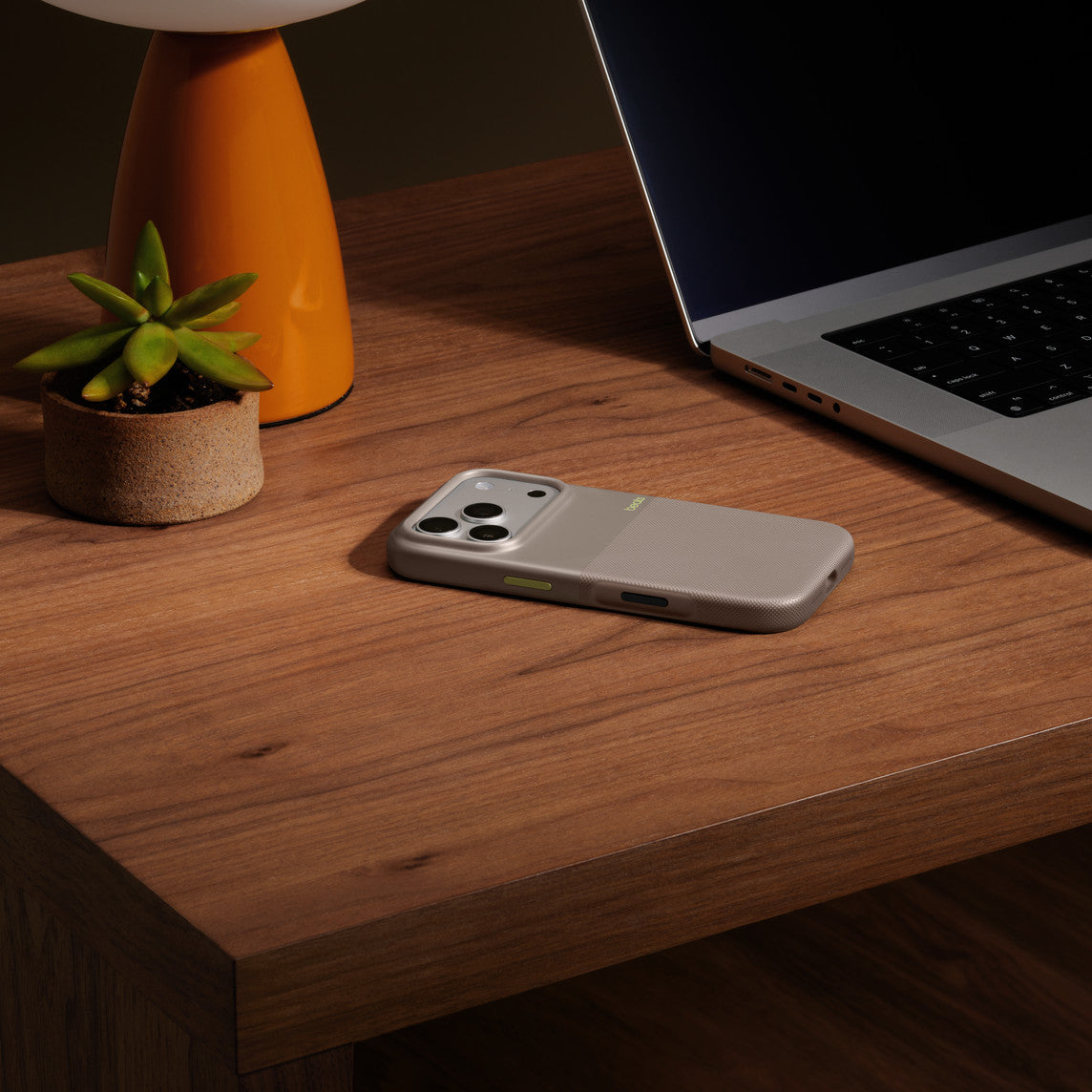Apple Backcover – für Apple iPhone 17 Pro – beige – TPU, MagSafe-kompatibel