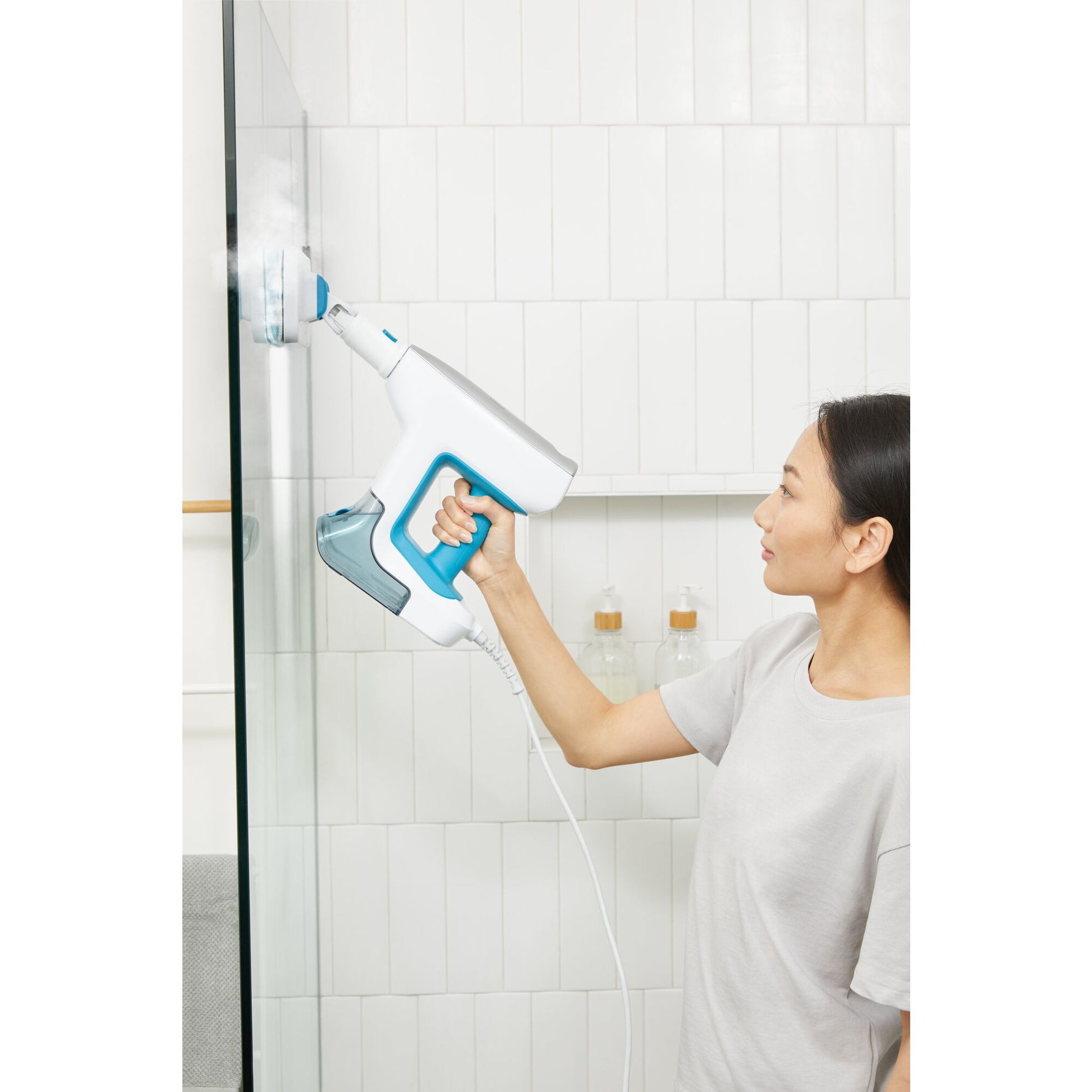 Black & Decker Dampfbesen – 500 ml, türkis, weiss, für Hartböden