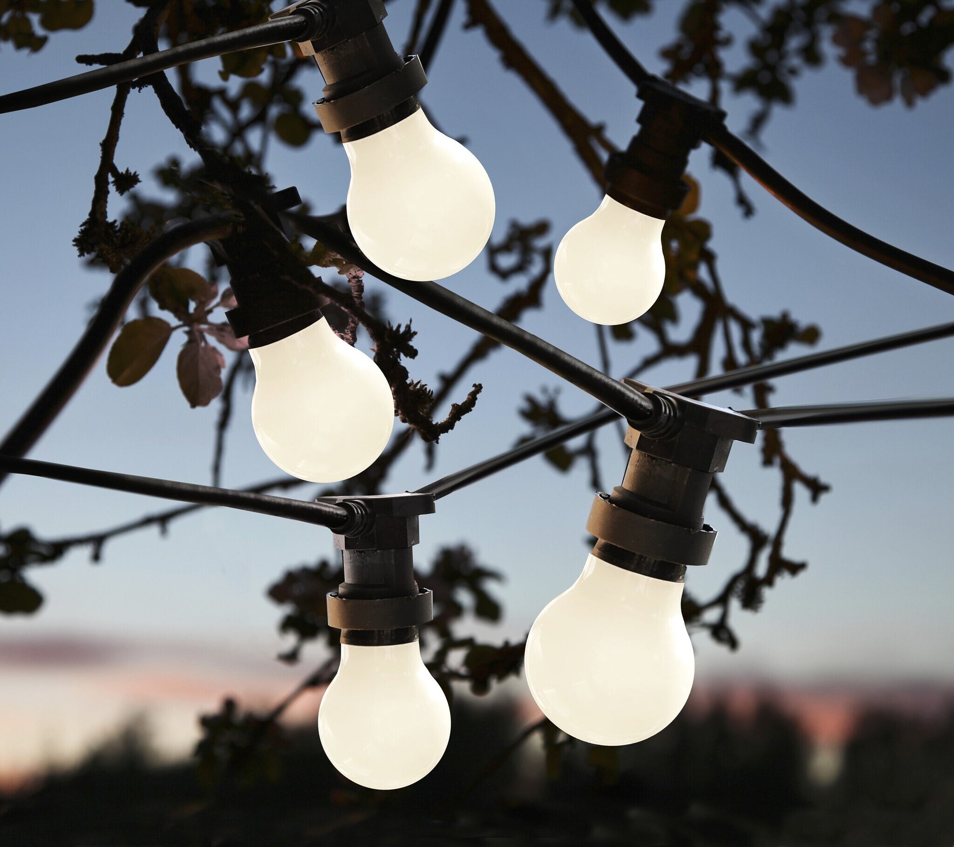 M. Schönenberger Schönenberger Lichterkette – 10 m – 10 LEDs, 10 W – Warmweiss, 2700 K – IP44 – Netzbetrieb