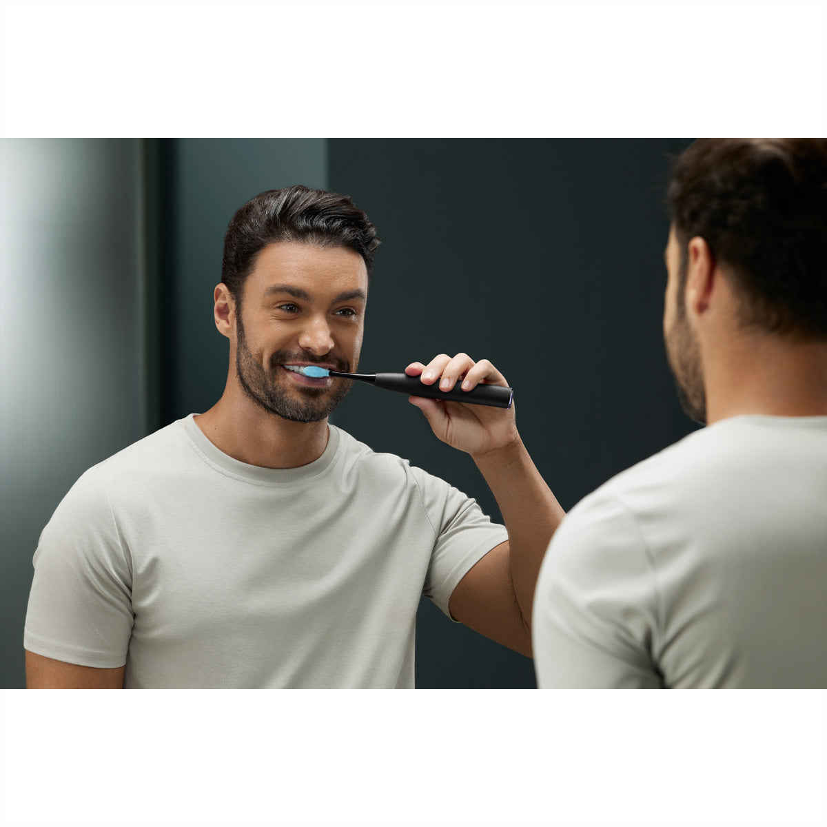Oclean Schallzahnbürste X Ultra 20 – 84'000 Bewegungen/min, inkl. 2 Bürstenköpfe – Schwarz
