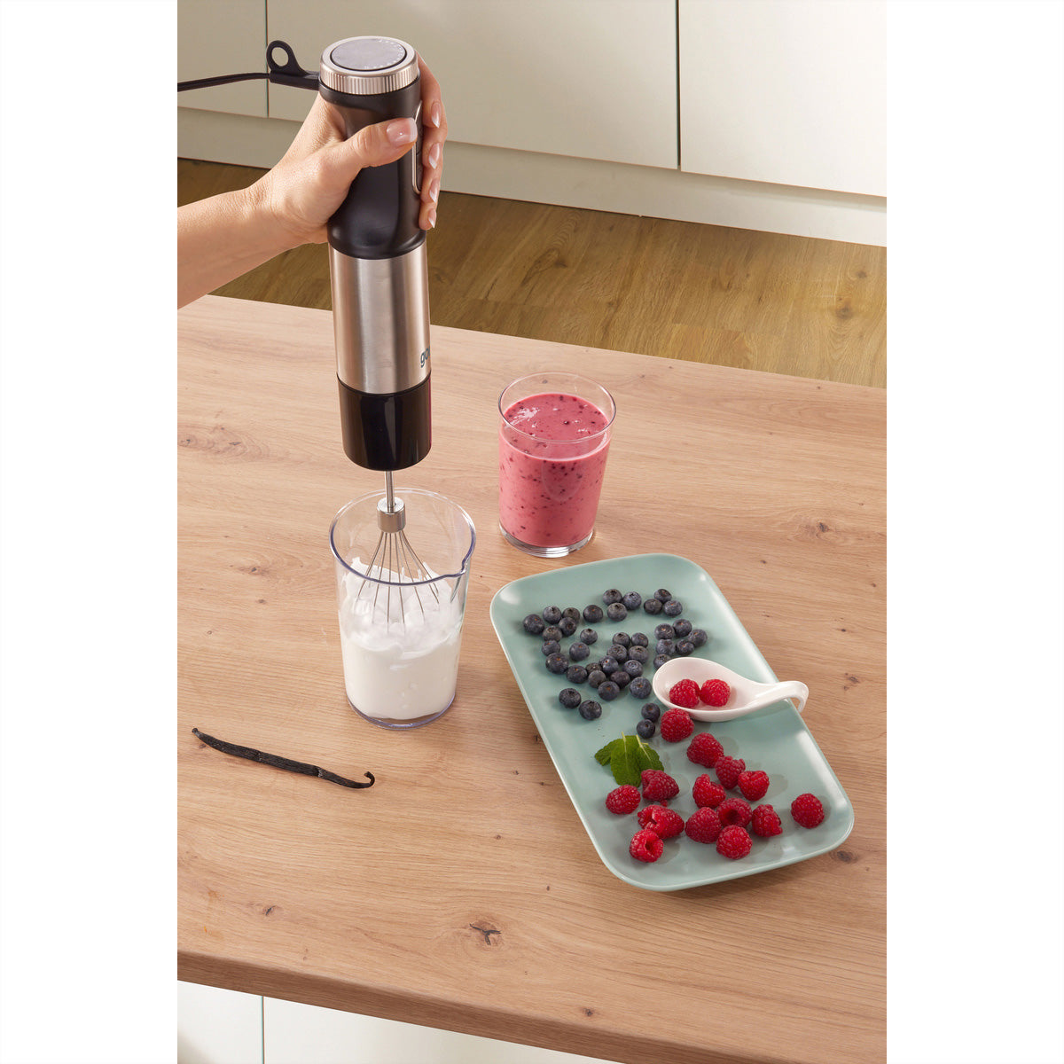 Gorenje Stabmixer HBX1000EB – 0,6 l Mixbecher, 1000 W – Schwarz