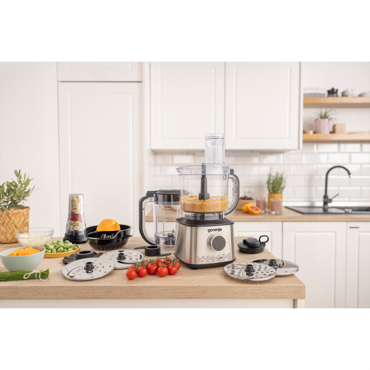 Gorenje Kompakte Küchenmaschine SBR1500E – 2 l Schüssel, 1,75 l Mixer, 1500 W – Weiss/Edelstahl