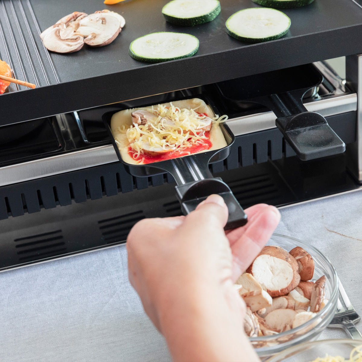Solis Tischgrill 791 – 8 Personen, Raclette & Grill, 1400 W – Schwarz/Edelstahl