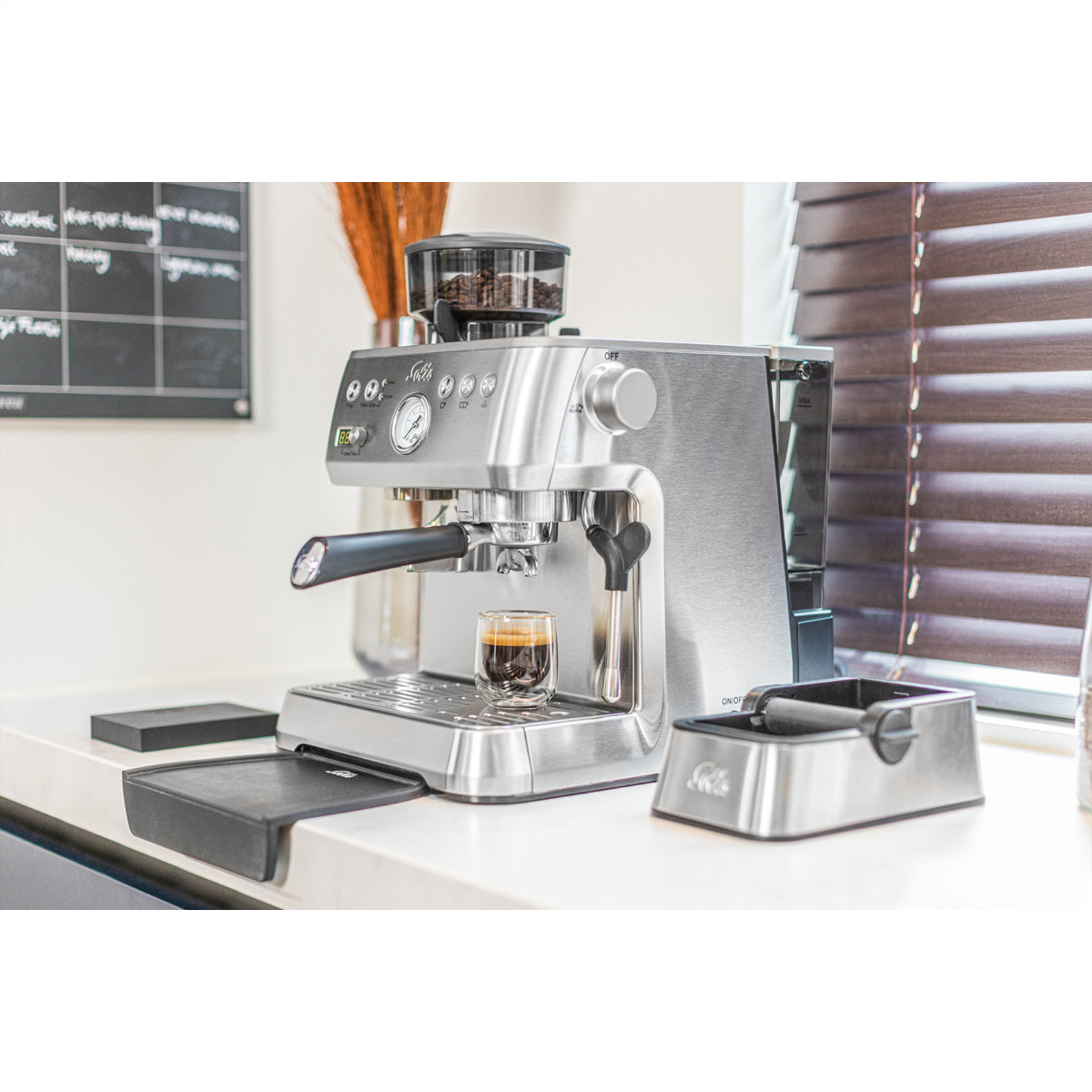 Solis Perfetta 1019 Kaffeevollautomat – 2,6 l, 16 bar, Milchaufschäumer, Silber