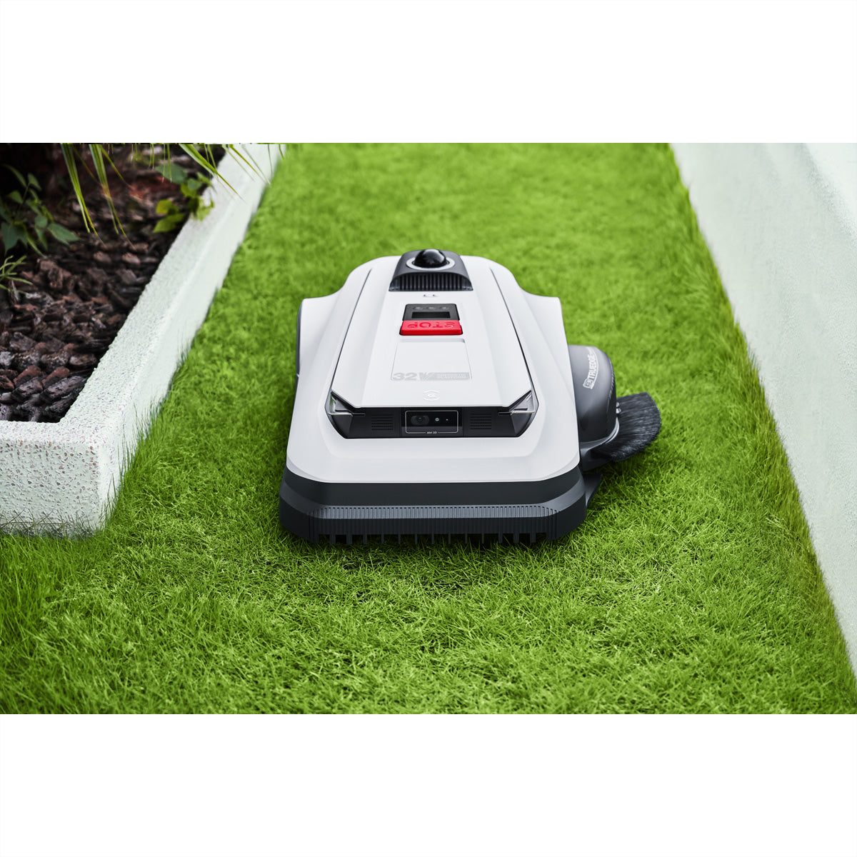 Ecovacs GOAT A3000 LiDAR Pro – Mähroboter – 3000 m², 33 cm Schnittbreite, 70 min Ladezeit