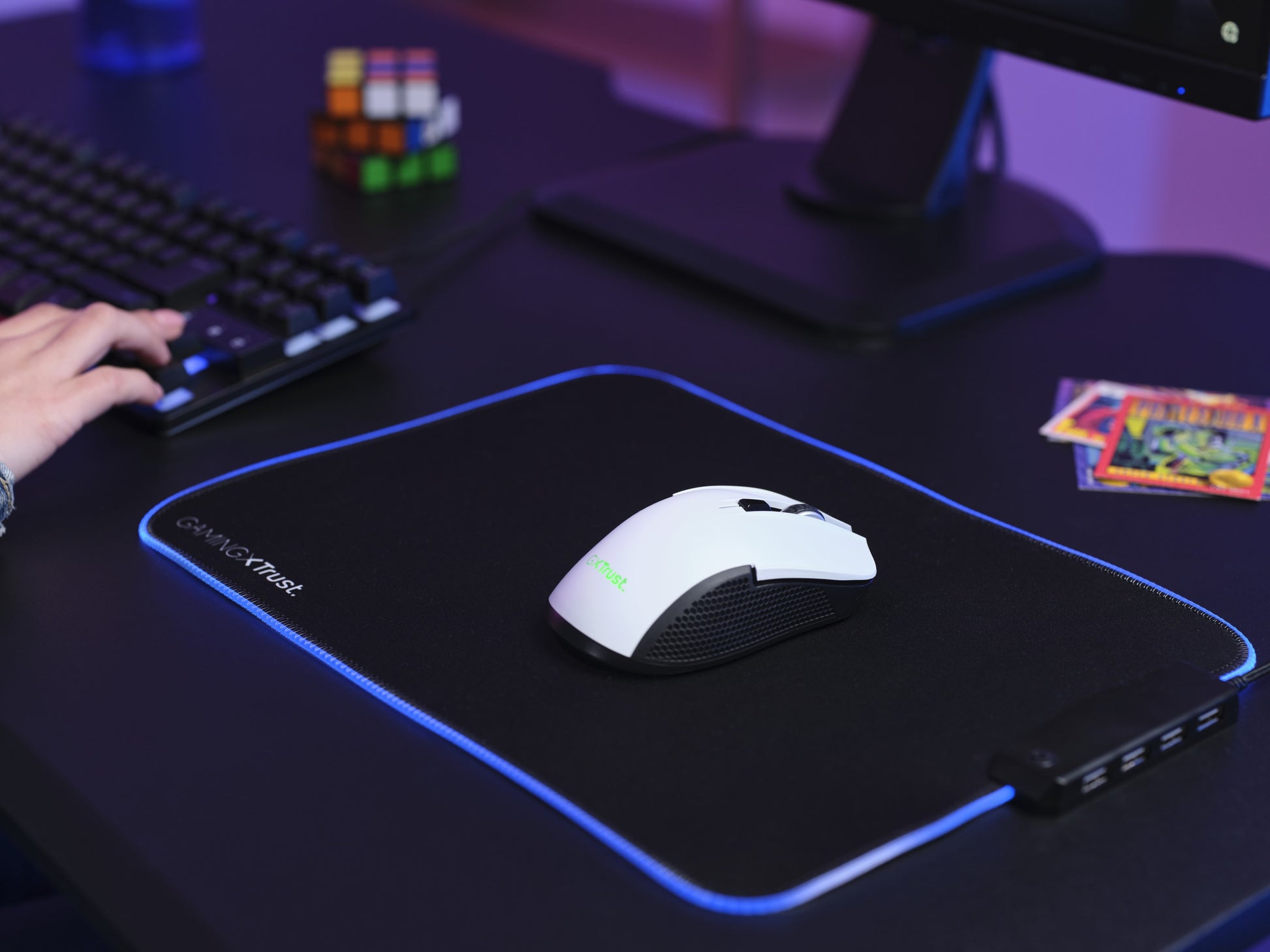 Trust GXT 923W YBAR – Gaming-Maus – Kabellos (2,4 GHz), 7200 DPI, RGB-Beleuchtung, rechts, Weiss