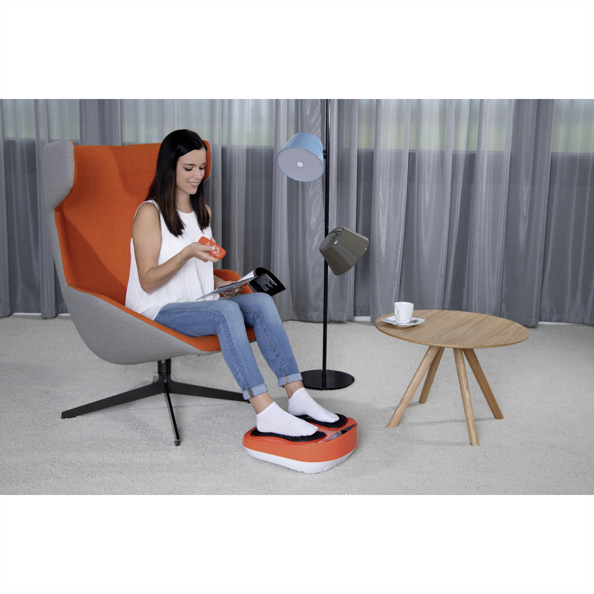 Mediashopping Vibrolegs Fussmassagegerät – Vibrationsmassage, 4 Programme, 10 Geschwindigkeitsstufen – Schwarz/Orange
