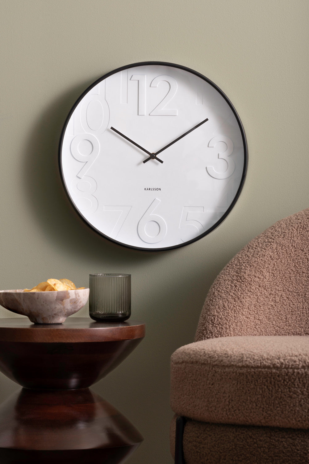 Karlsson Wanduhr Ayuno – Ø 40 cm, schwarz, Kunststoff