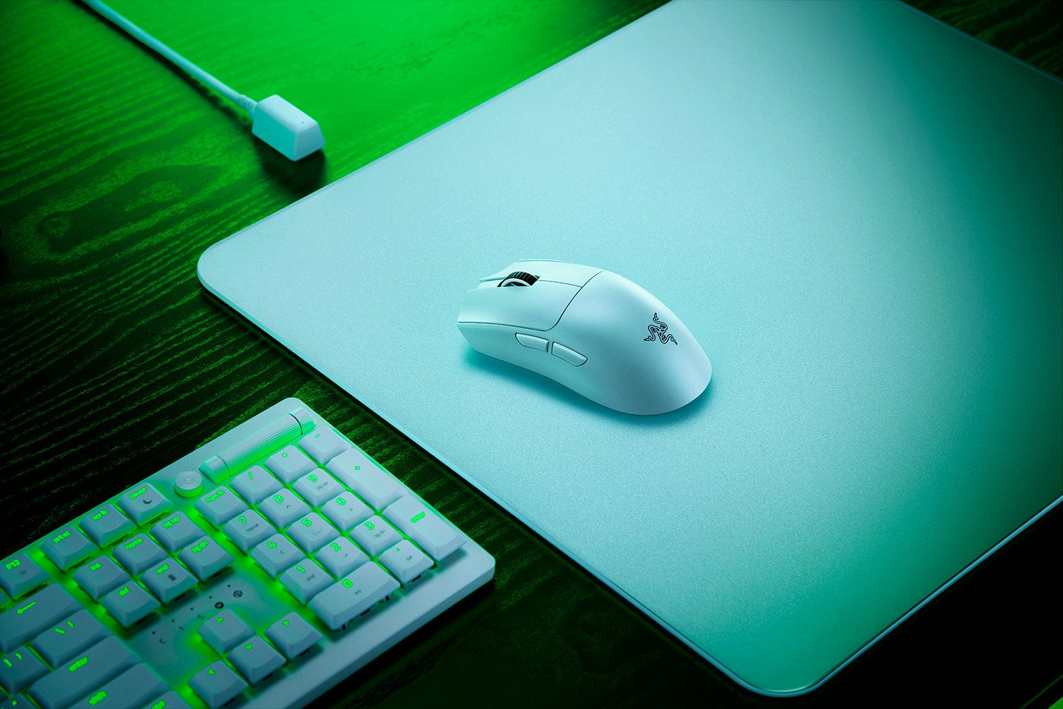 Razer Viper V3 Pro Gaming-Maus – kabellos, USB-C, 35'000 dpi, 8'000 Hz, 6 Tasten, für Rechtshänder, weiss