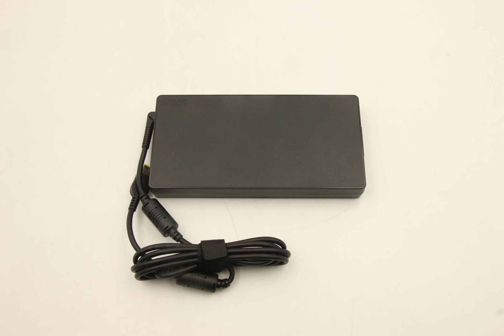 Lenovo Netzteil – 300 W, 20 V – für Lenovo – Schwarz