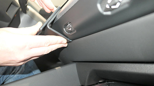 Brodit ProClip – Auto-Halterung – Armaturenbrett, für BMW 5er-Serie (G60/G61/G68) und i5 – Schwarz