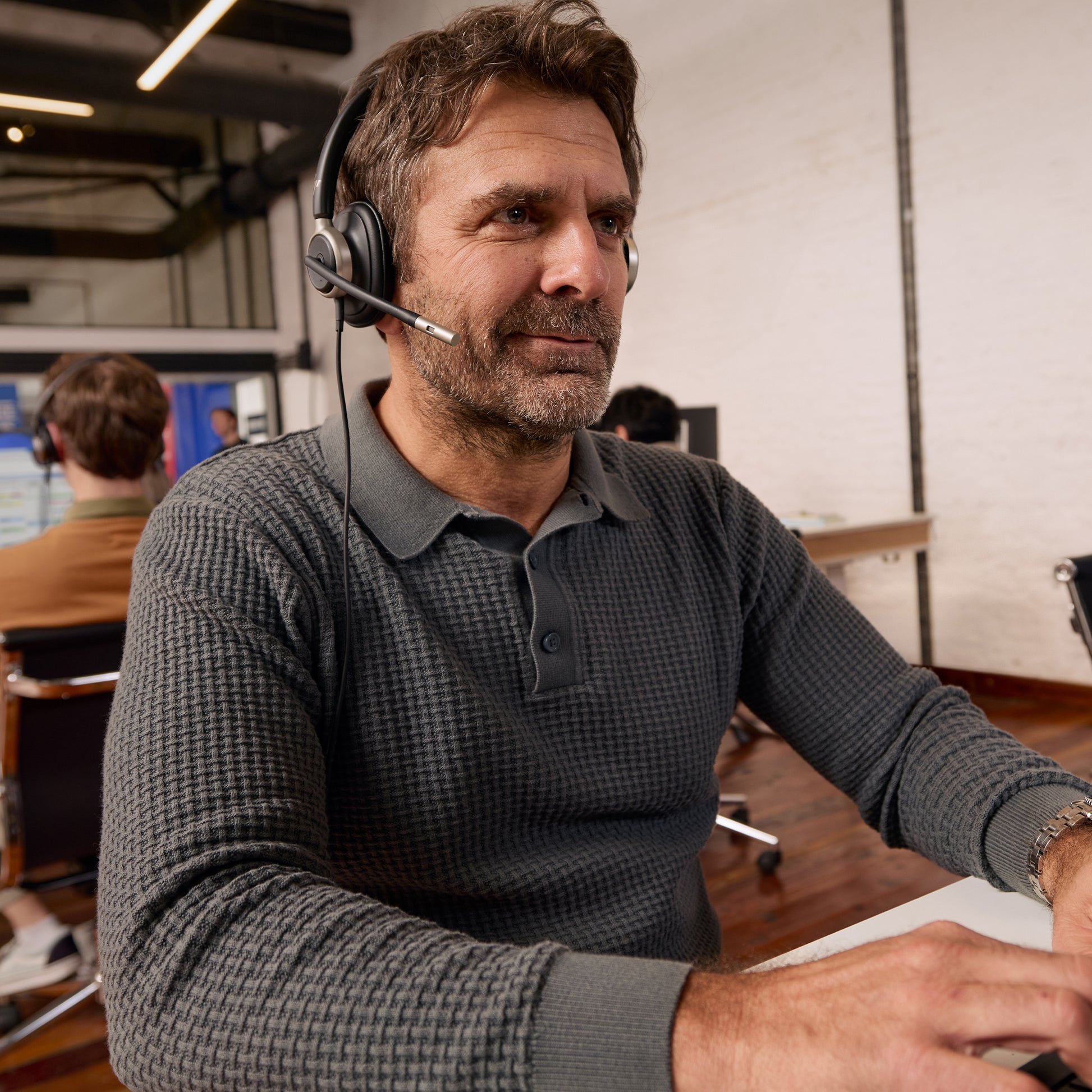 HP Poly Mission 825 Office-Headset – Stereo, Kabel (USB-C), ANC, Schwarz