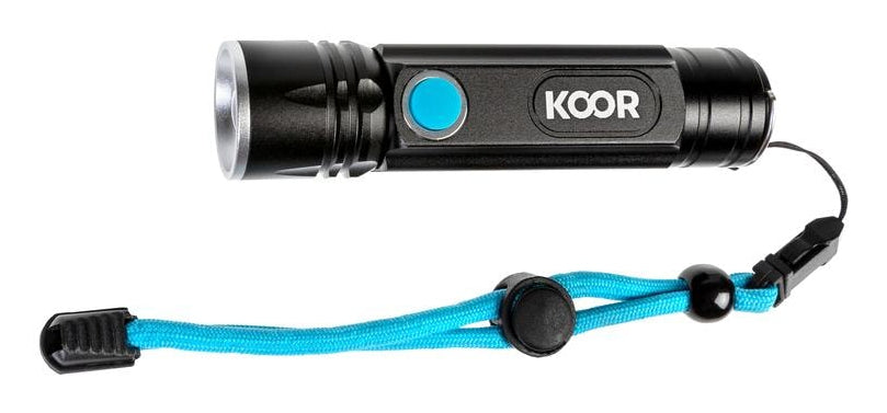 KOOR Taschenlampe P7 – 350 lm, 20 m, IP45, USB, 1200 mAh Akku – Schwarz