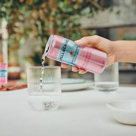 San Pellegrino S.Pellegrino Essenza – Wasser mit Geschmack prickelnd, Pink Grapefruit & Zitrus – 6 × 33 cl Dosen