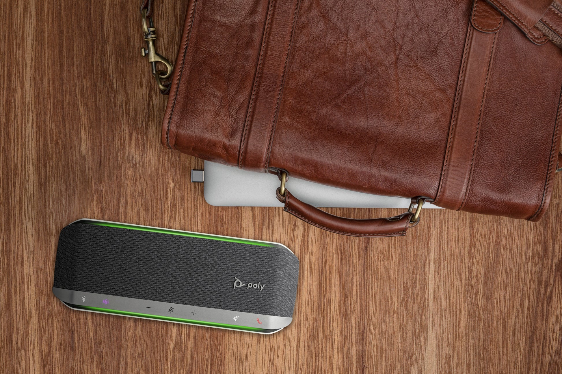 Poly Sync 40+ Konferenzlautsprecher – USB/Bluetooth, USB-C/A, für Microsoft Teams, inkl. BT700-Dongle