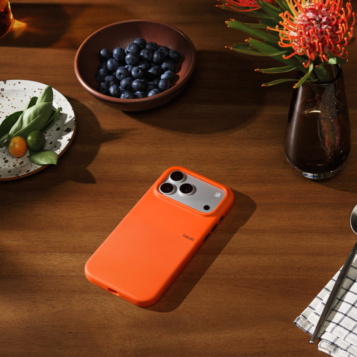Apple Backcover – für Apple iPhone 17 Pro Max – orange – TPU, MagSafe kompatibel