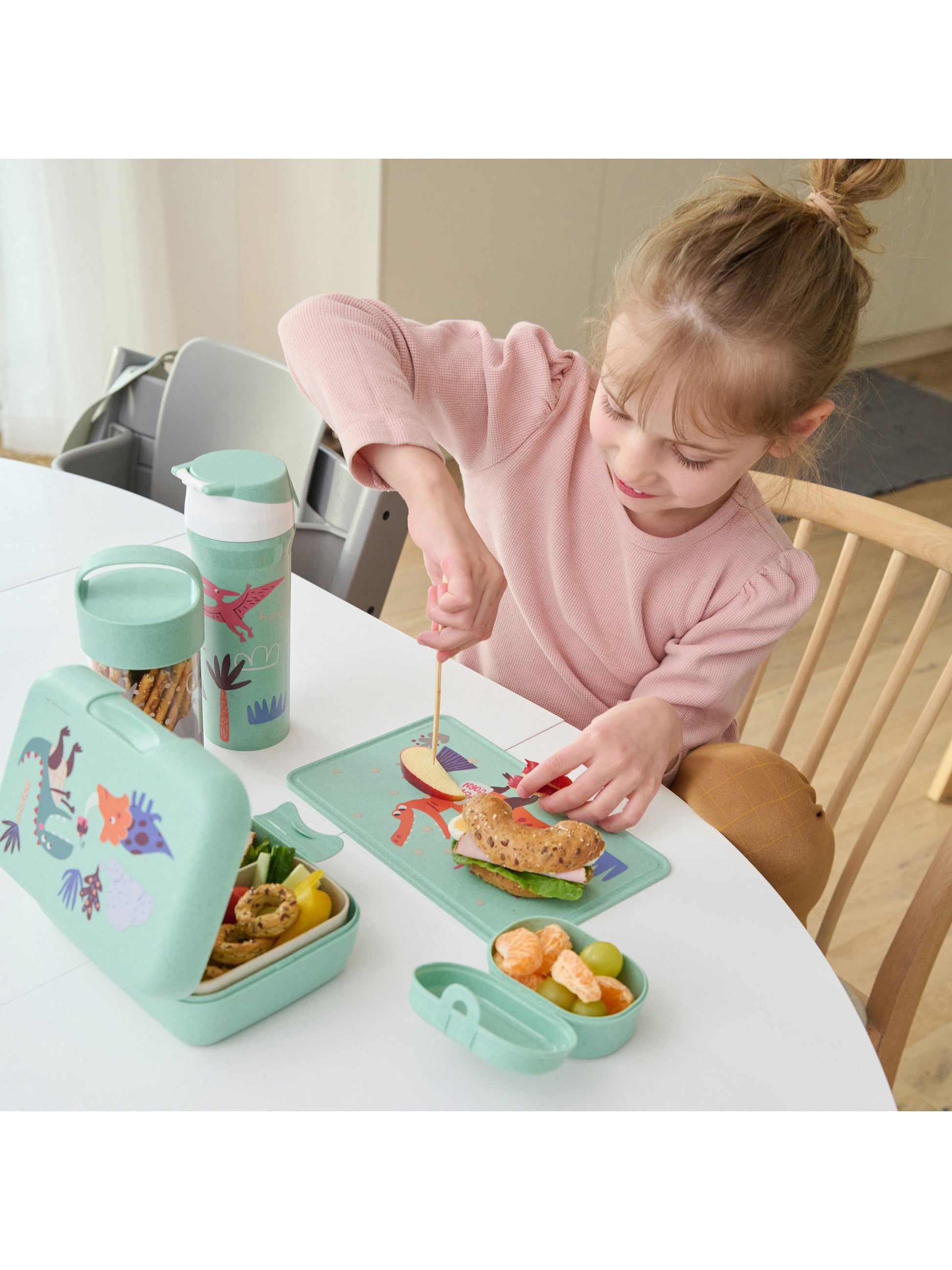 Koziol – Lunchbox, 19 × 13,5 × 6,5 cm, Biokunststoff, grün, mit Trennschale