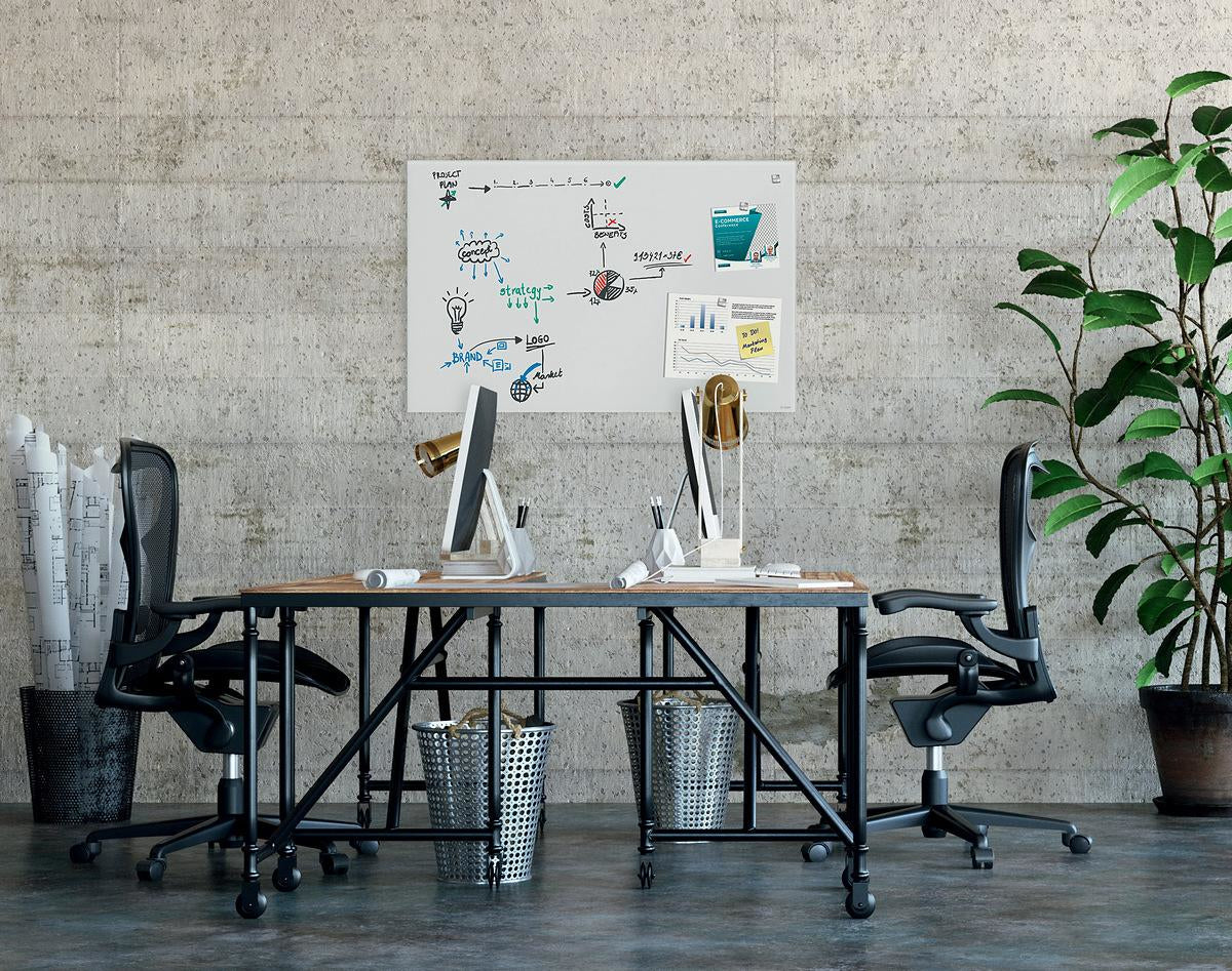 Sigel Whiteboard – 100 × 65 cm, Glas, magnetisch, Wandmontage, inkl. SuperDym-Magnetwürfel, Montagesatz