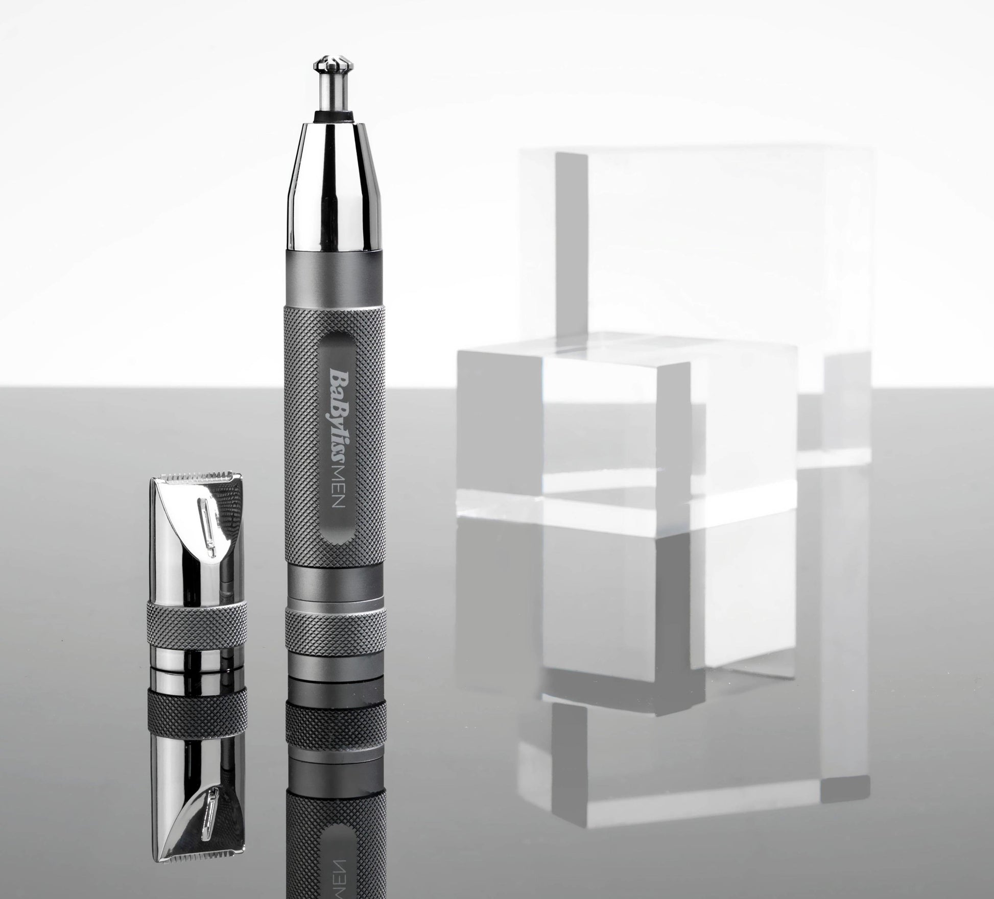 BaByliss Nasenhaarschneider E116E – batteriebetrieben, 2 Kammaufsätze – grau, Edelstahlmesser