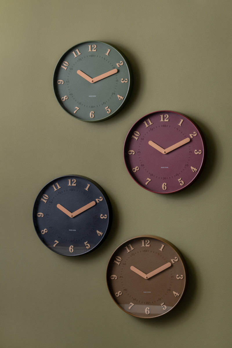 Karlsson Wanduhr Amena – Ø 40 cm, Burgund, Kunststoff