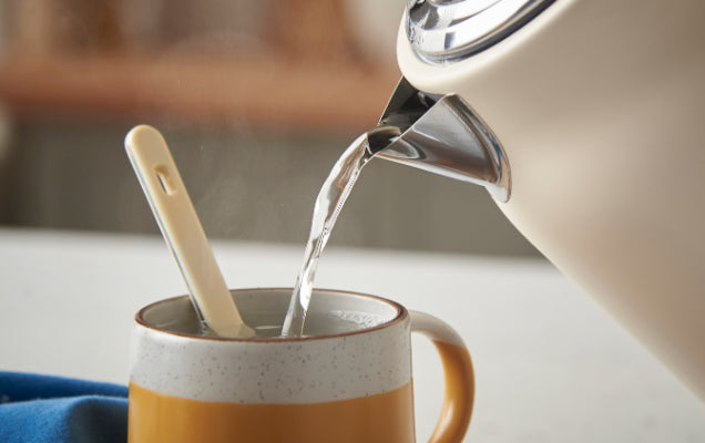 Russell Hobbs Hanley Wasserkocher – 1,7 l, Edelstahl, Crème, 28640-70