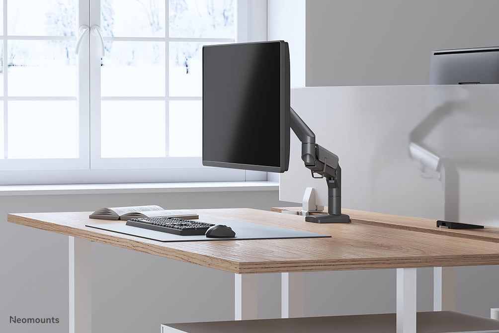 Neomounts DS70-810BL1 – Monitorarm, Single, bis 32", 1–9 kg, gasunterstützt, 180°-Stopp, schwarz