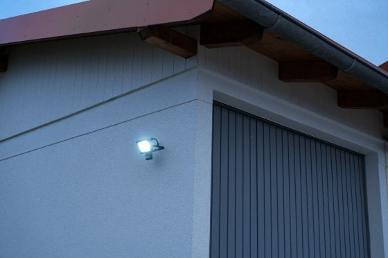 Brennenstuhl Aussenwandleuchte – 6500 K – IP65 – Netzbetrieb – mit Bewegungsmelder – Schwarz – Metall