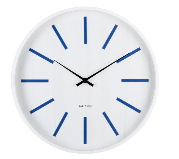 Karlsson Wanduhr – Analog, Ø 40 cm, weiss/blau, Holz
