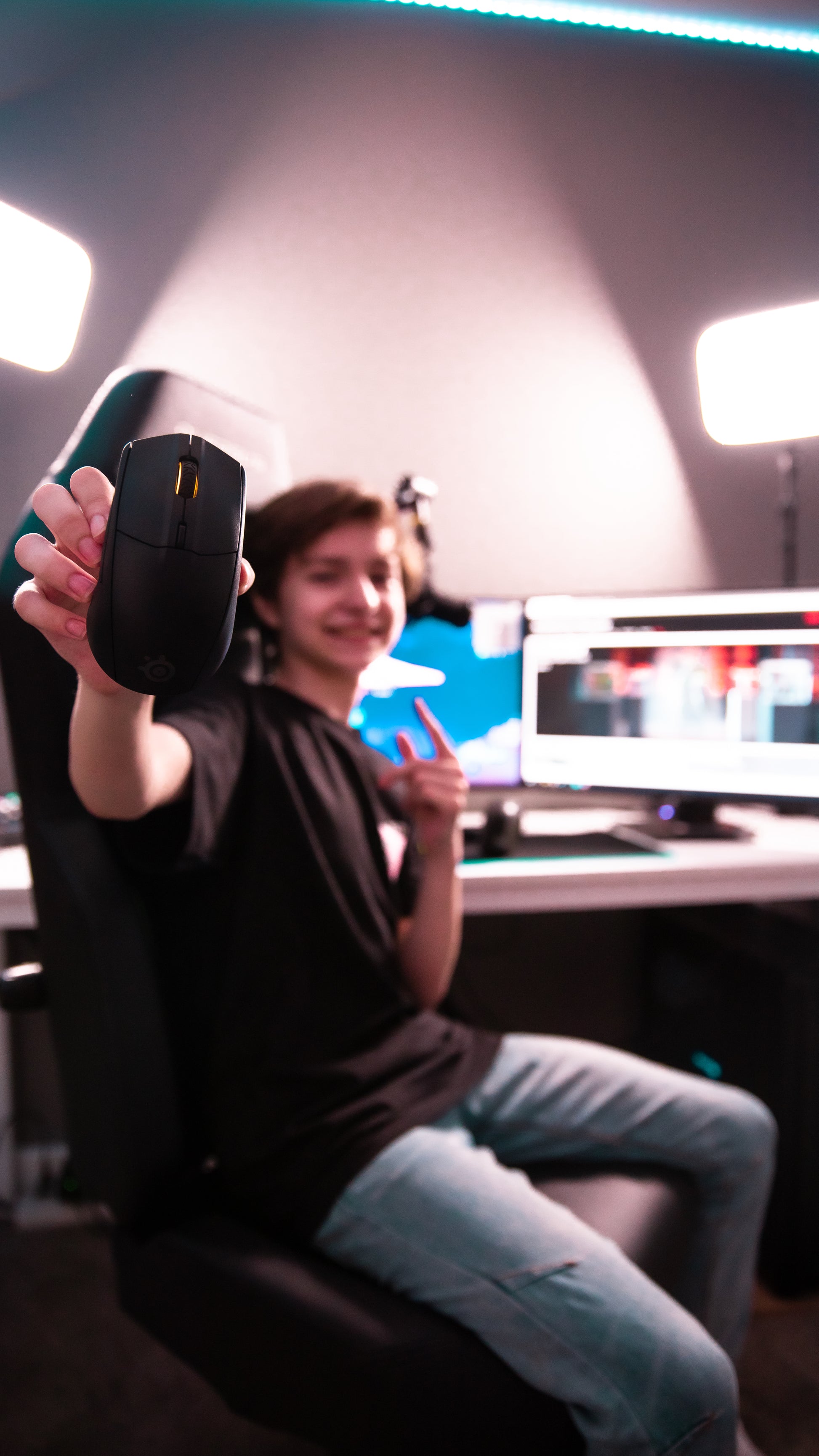 SteelSeries Rival 3 Wireless – Gaming-Maus – Kabellos (Bluetooth/2,4 GHz), 18000 DPI, Rechts, Schwarz