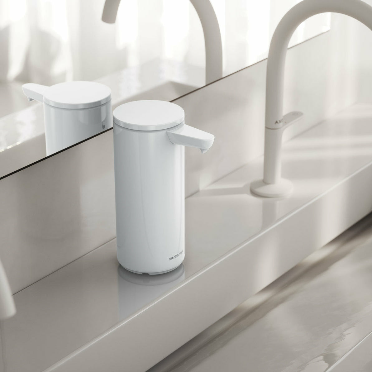 simplehuman Automatischer Seifenspender – Tisch – 266 ml, Weiss, Edelstahl