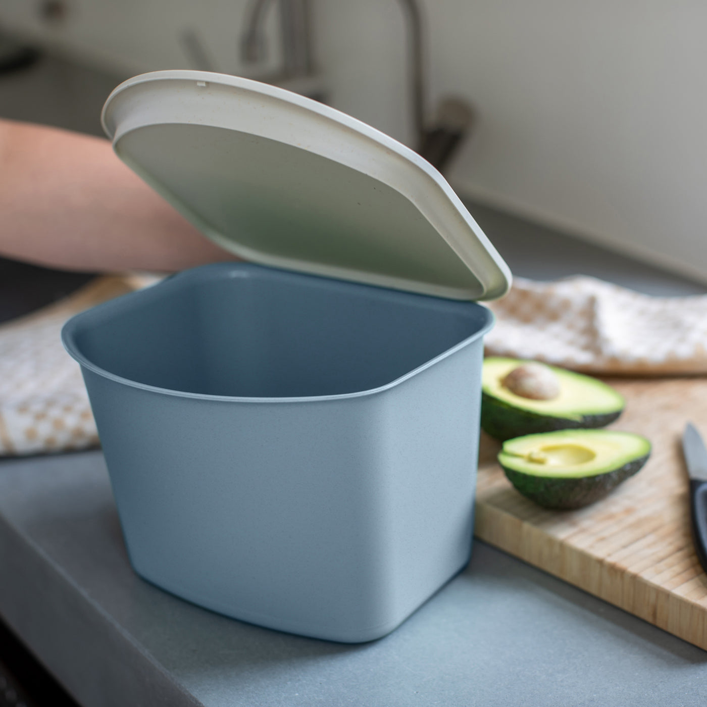 Koziol Recyclingbox Bibo – 3 l – Biozirkulärer Kunststoff, rechteckig – Blau