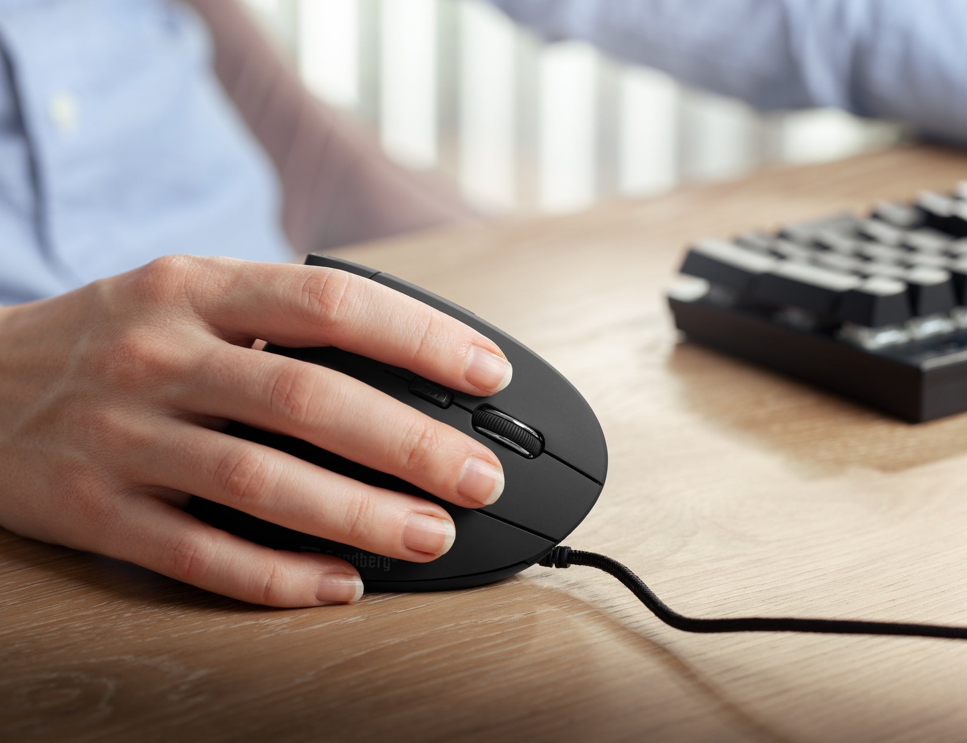 Sandberg Kabelgebundene Maus Ergonomische Maus – kabelgebunden, vertikal