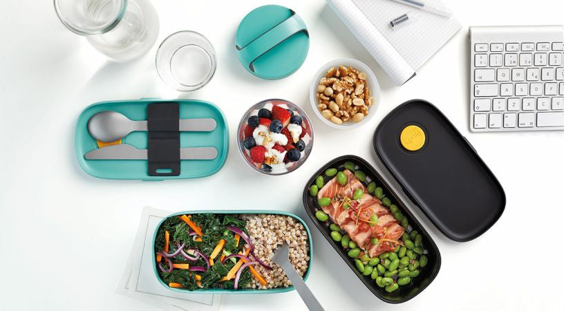 Lékué Lunchbox – 1 l, 10,0 × 19,2 × 11,0 cm, Kunststoff (PP), Schwarz, mikrowellengeeignet, mit Besteck