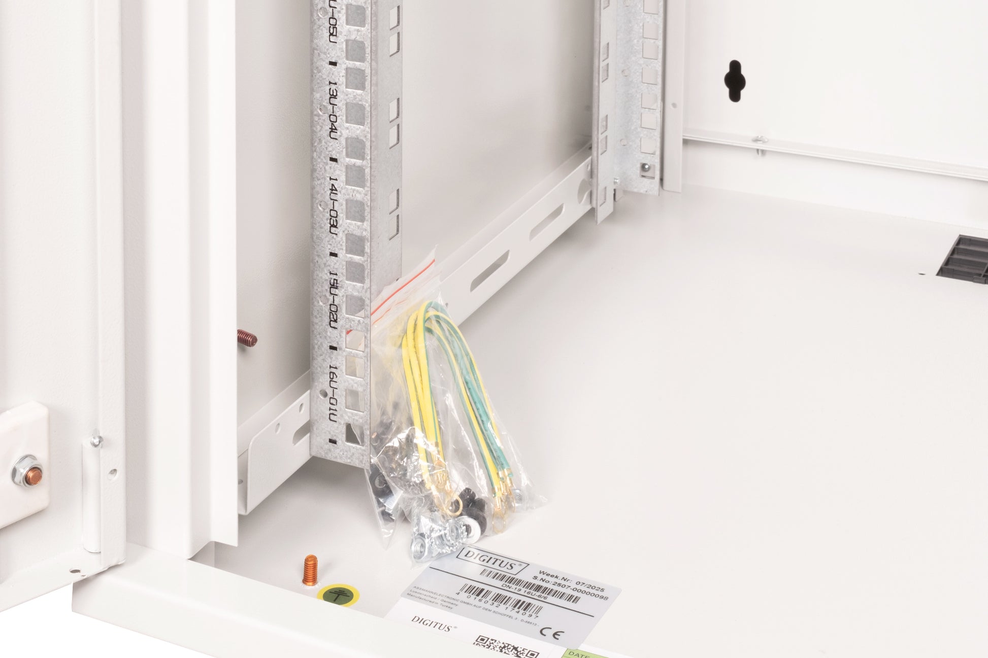 Digitus Unique – 19" Wandverteiler 16U, IP20, abschliessbar, 600 × 600 × 820 mm, lichtgrau, Stahl