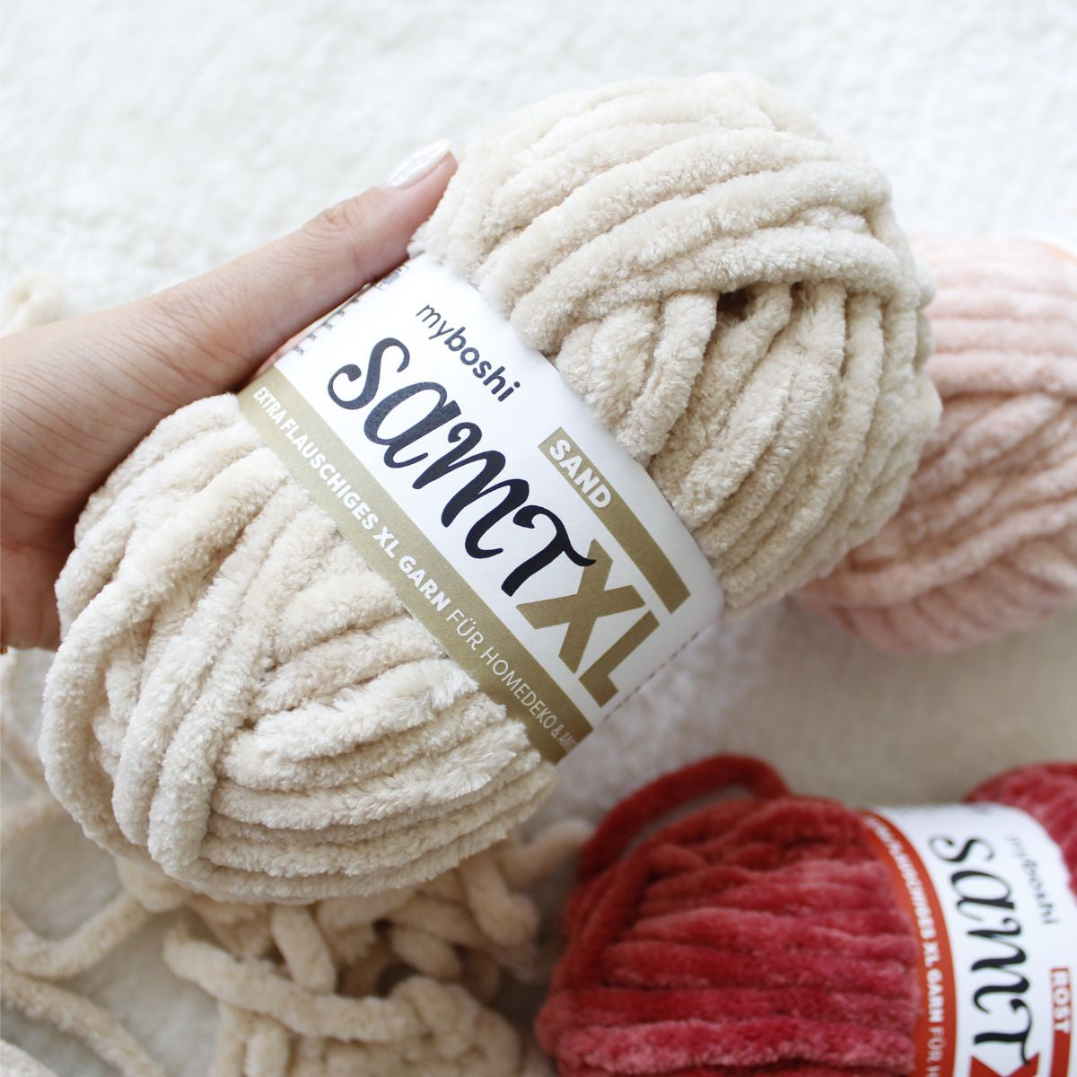 myBoshi Chenille Samt XL Wolle Eisblau – Extra dick, 100 g, 40 m, Polyester, Nadel 5 mm, 1 Stk.