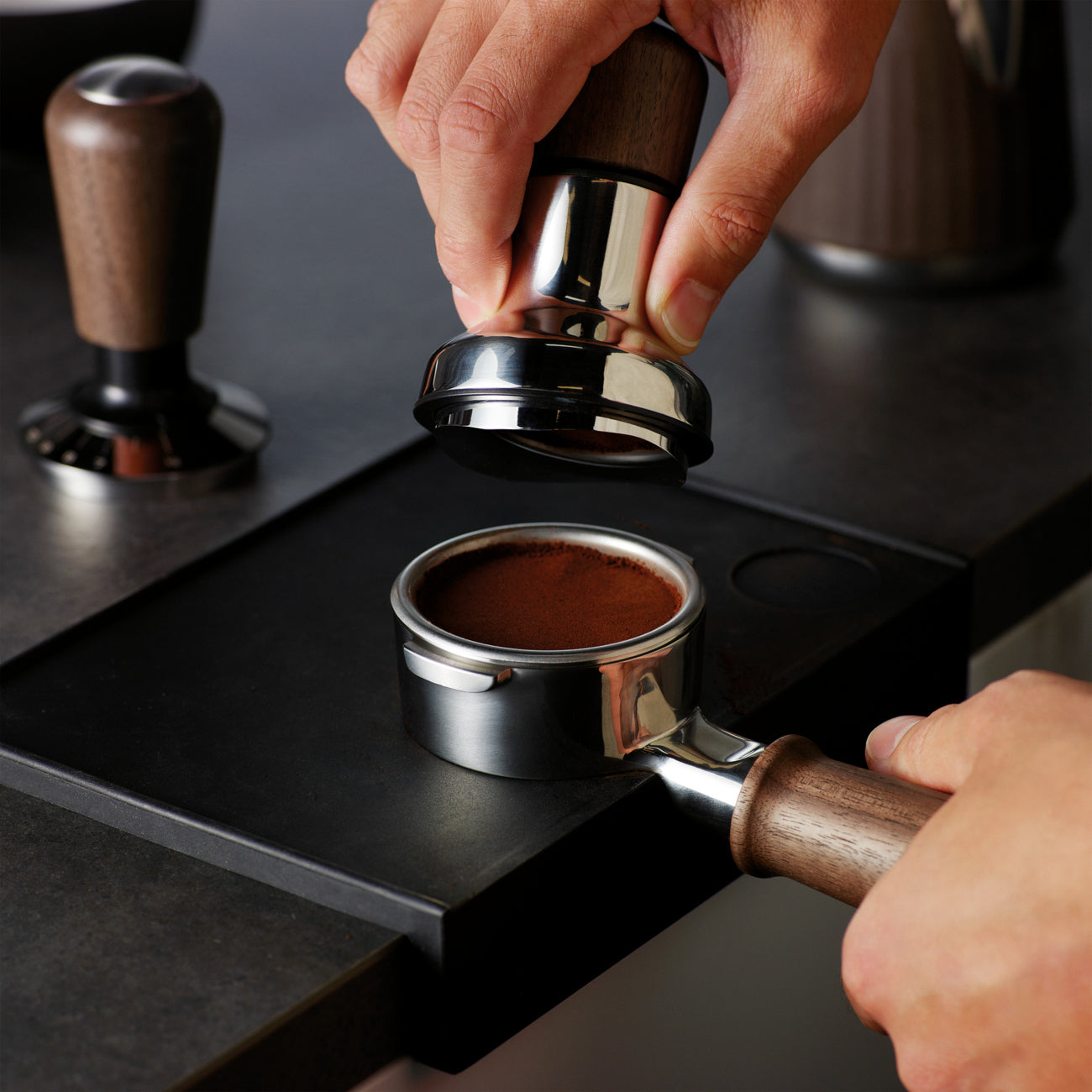 Sage Tamper Distribution Duo – Ø 5,8 cm, für 58 mm Siebträger, Edelstahl/Walnuss