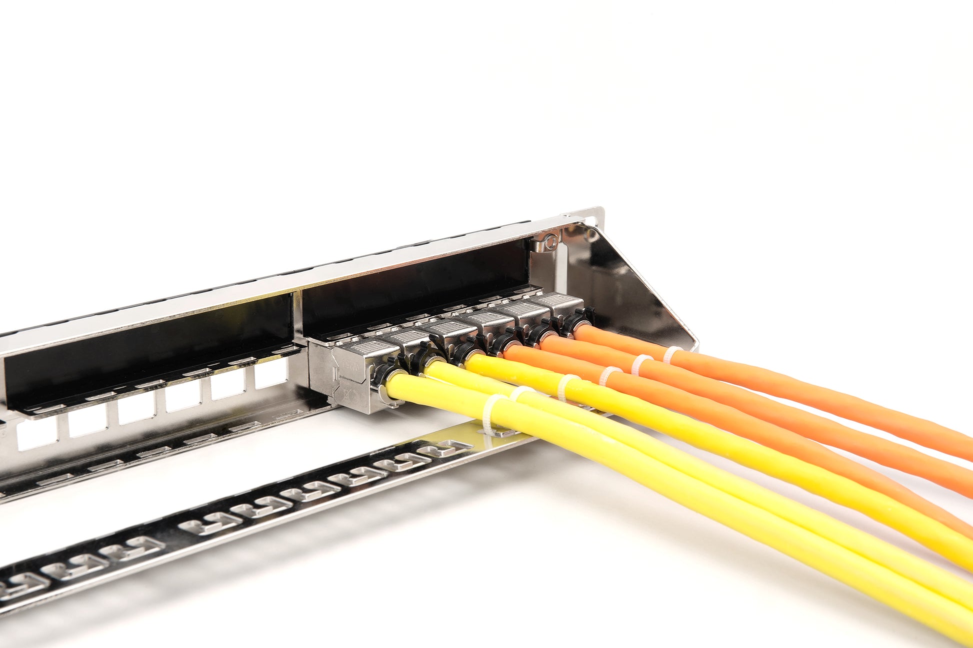 Digitus Patchpanel – 24× RJ‑45, galvanisierter Stahl, 1U, metallisch