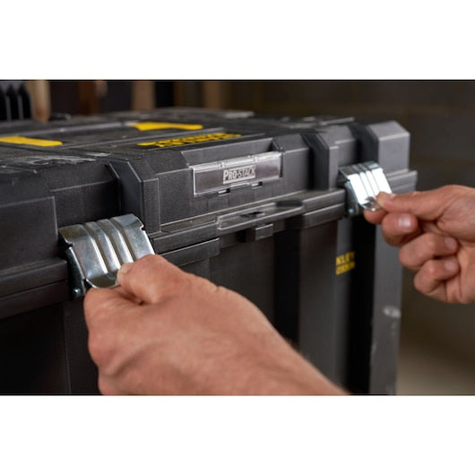 Stanley Werkzeugkasten FatMax TSTAK Mobile, 410 × 440 × 630 mm, schwarz, Teleskopgriff, 2 Rollen