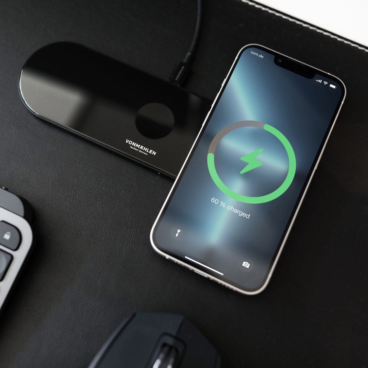 Vonmählen Aura Home Ladegerät – 3× Qi – für Kopfhörer, Smartphone, Smartwatch