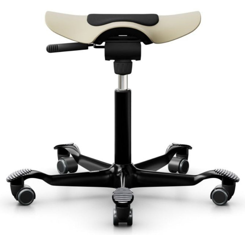 HÅG Hocker Capisco Puls 8001 – Sitzhöhe 45–62 cm, 110 kg, sand