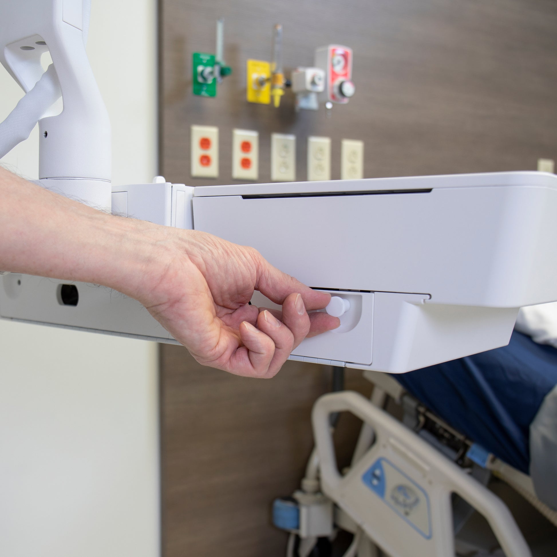 Ergotron CAREFIT COMBO CPU-Halterung für Fahrgestell – bis 18 cm, 1,8 kg – Weiss