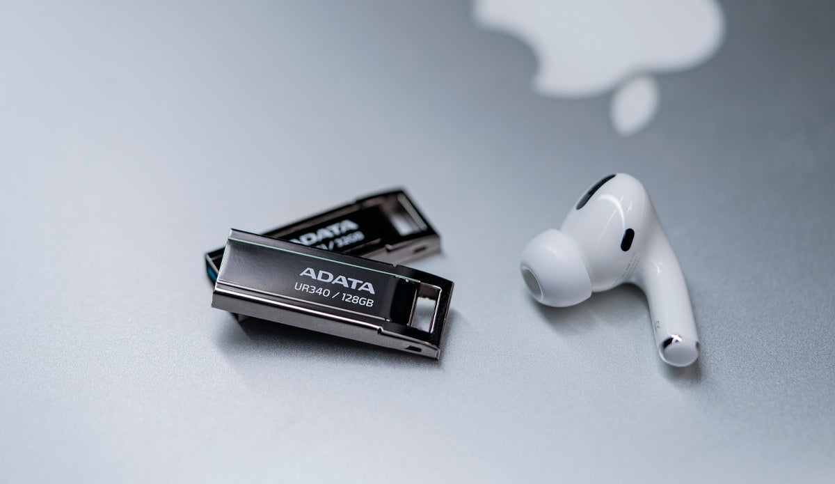 ADATA UR340 USB-Stick 128 GB – USB-A USB 3.2 Gen 2, 100 MB/s Lesen, mit Kappe, Metall, Schwarz