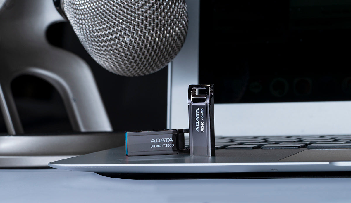 ADATA UR340 USB-Stick 64 GB – USB-A 3.2 Gen 2, 100 MB/s Lesen, mit Kappe, Metallgehäuse, Schwarz