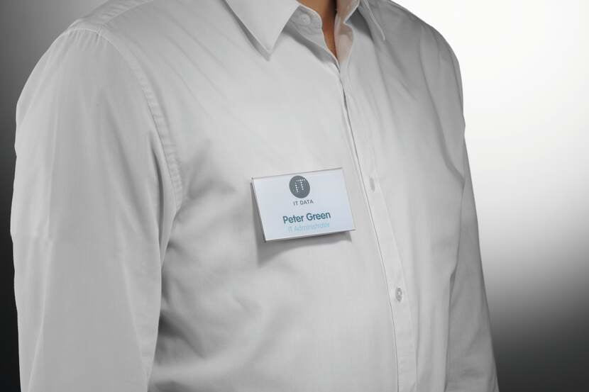 Durable Namensschild – 90 × 54 mm, Hartfolie, transparent, verdrehsicher, Doppelmagnet – 25 Stk