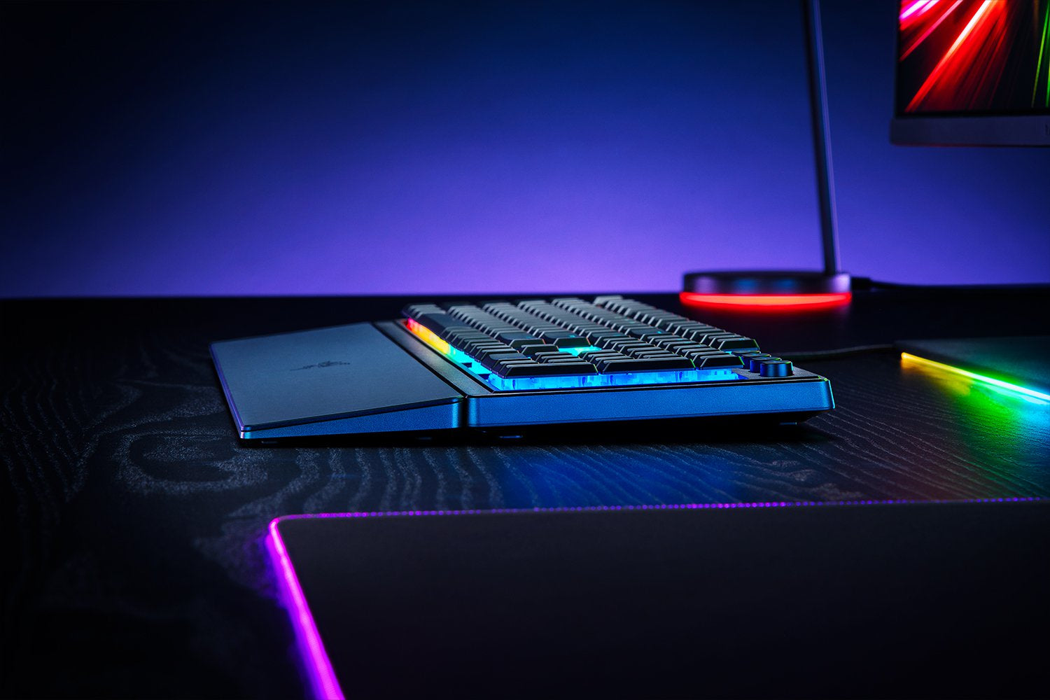 Razer Ornata V3 – Gaming-Tastatur – Mecha-Membran, kabelgebunden – RGB – QWERTZ (CH) – mit Handballenauflage
