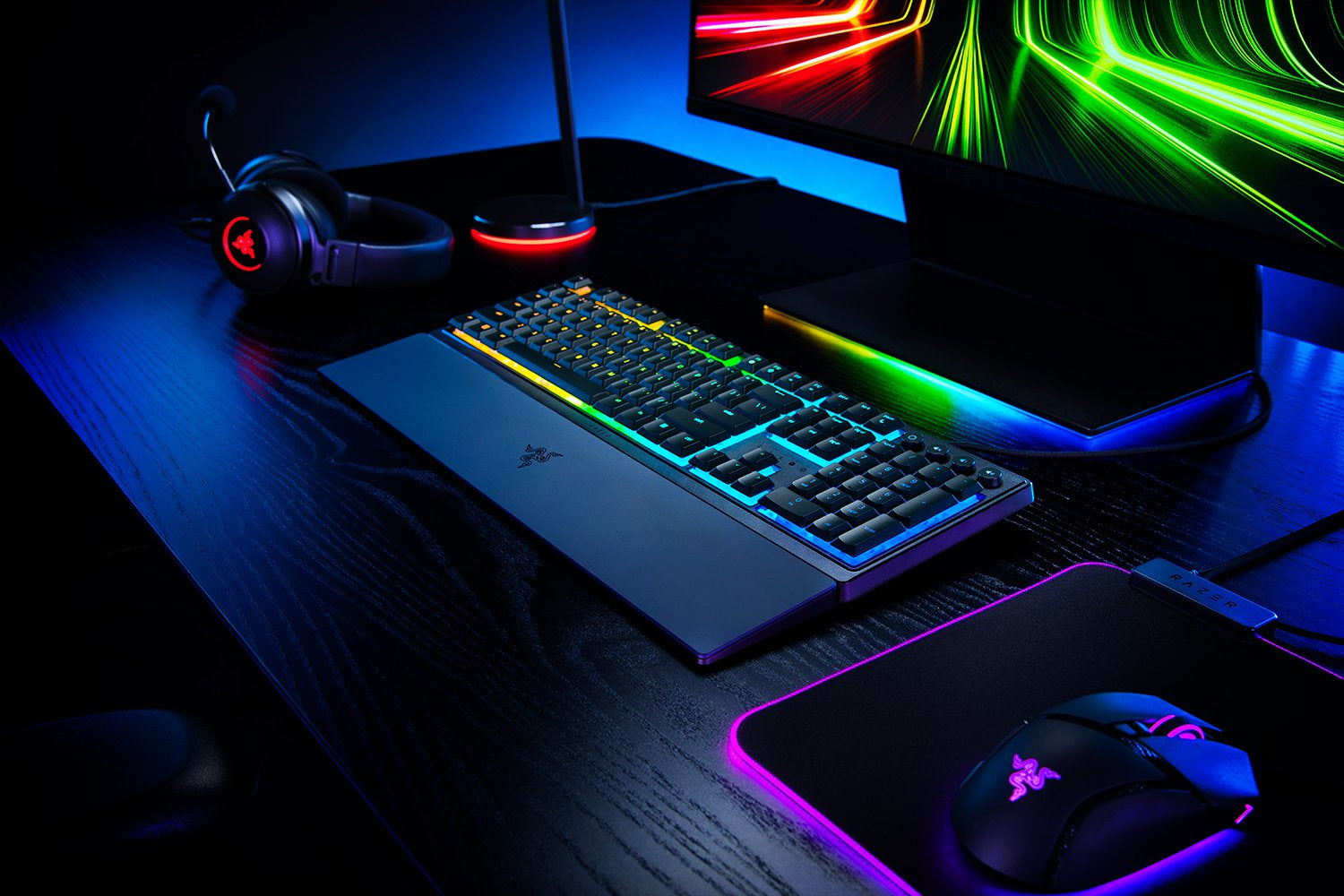 Razer Ornata V3 – Gaming-Tastatur – Membran, kabelgebunden (USB) – RGB – QWERTZ (DE) – mit Handballenauflage